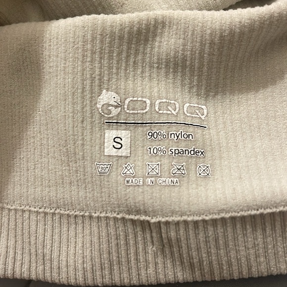 OQQ Medium Sport Bra - Picture 4 of 4